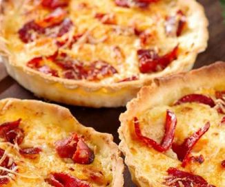 Mini quiches rellenos de chorizo español